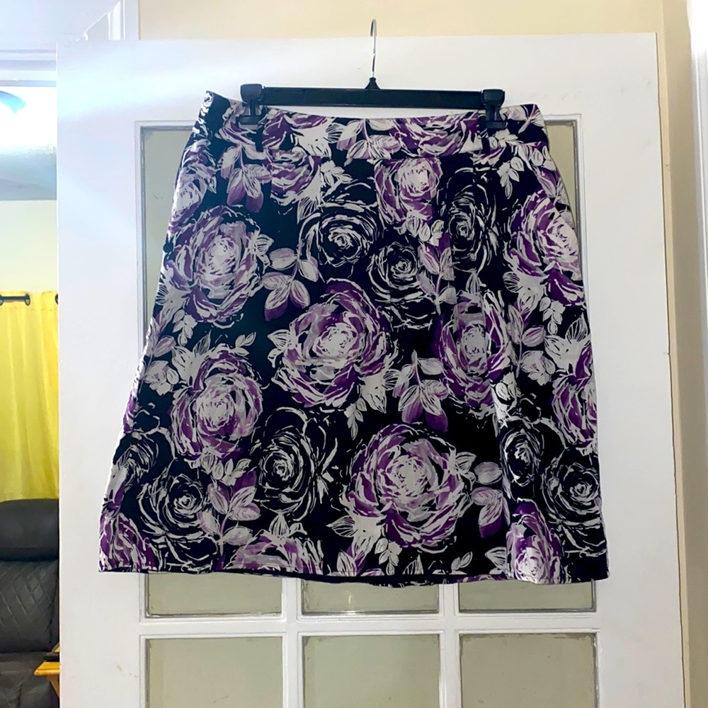 Liz & Co. Purple, Black, and White Floral Skirt